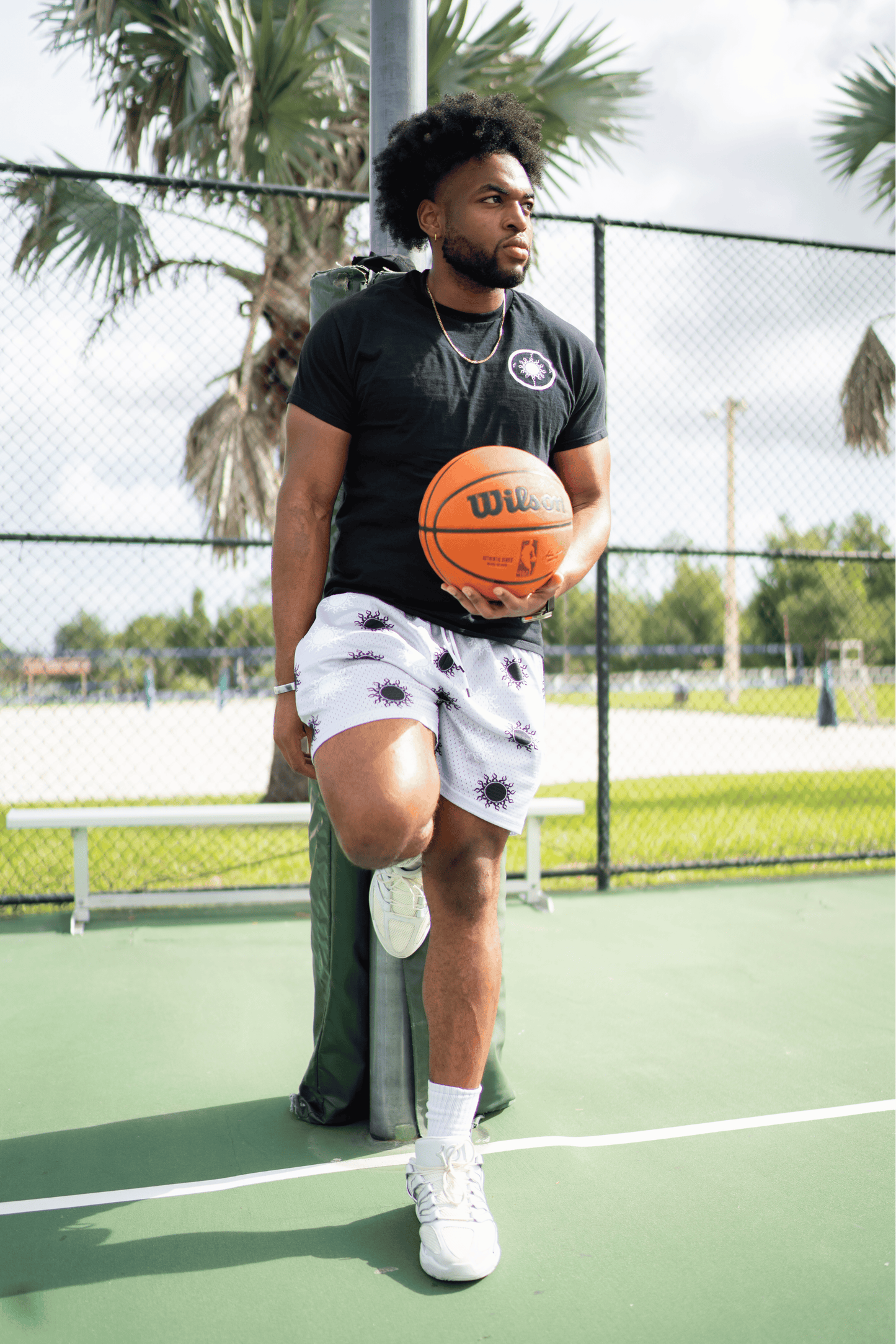 "DUALITY" Above-the-knee Mesh Shorts