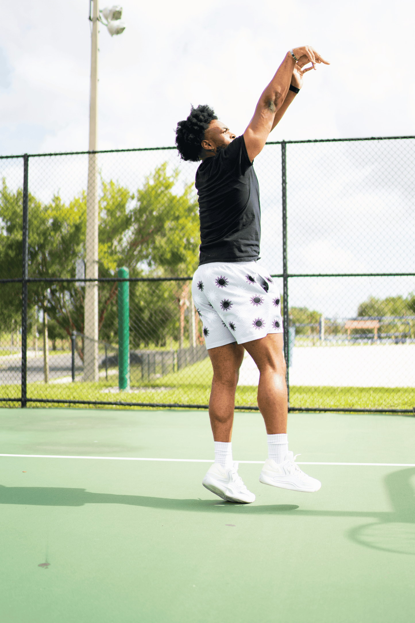 "DUALITY" Above-the-knee Mesh Shorts
